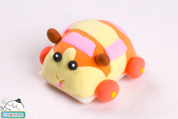 Light clay - guinea pig pull-back car