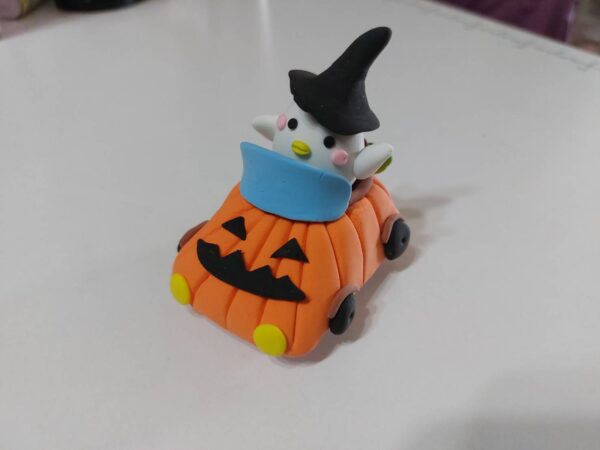 Light Clay - Halloween pumpkin pull-back car